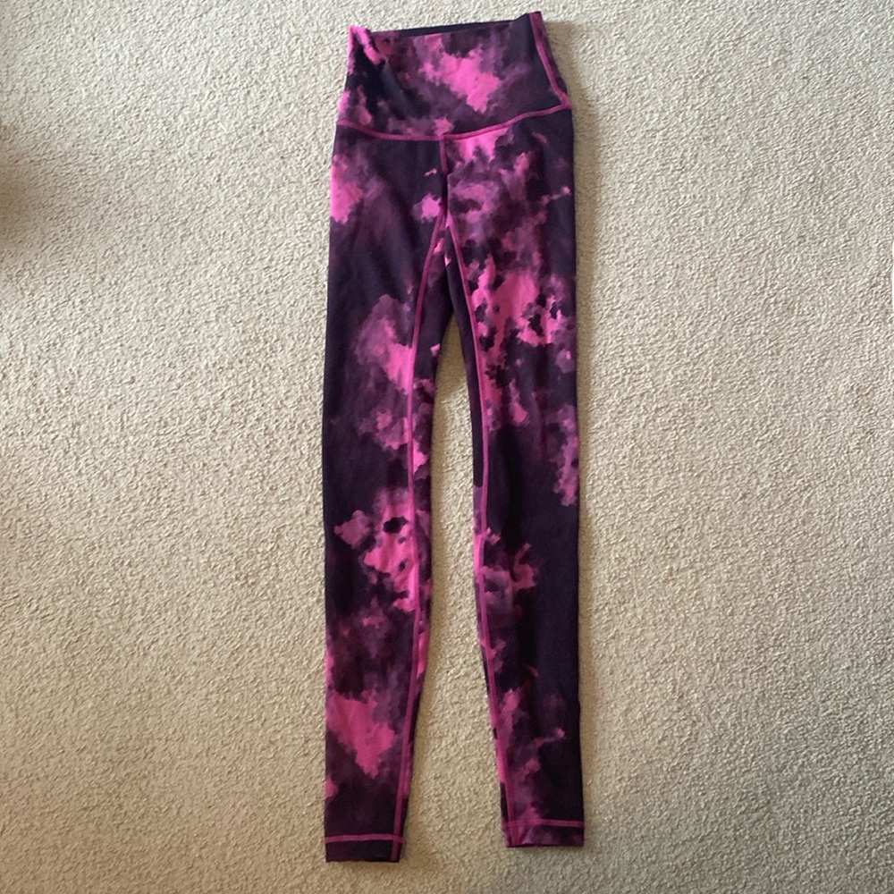 Black and purple patterned lululemon leggings.